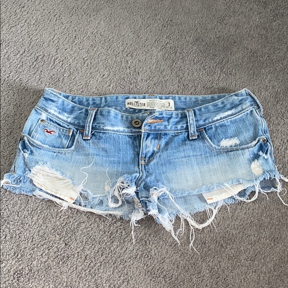 Hollister Pants - 💗tiny hollister jean shorts size 3